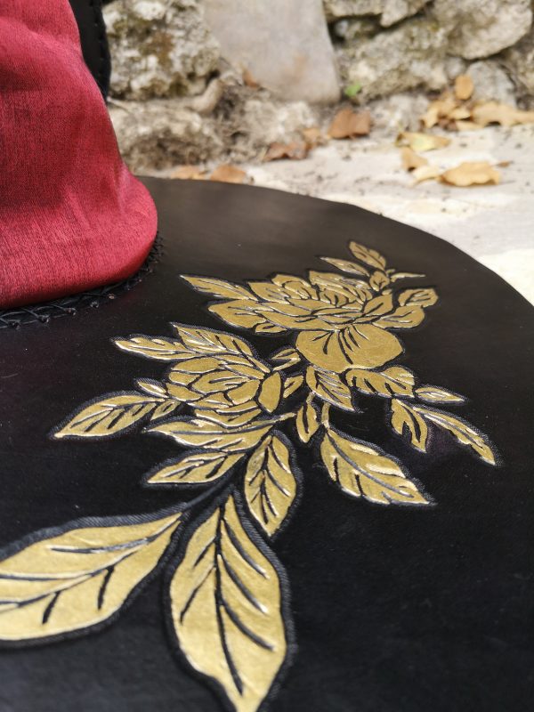 Chapeau de sorcière semi-mesure